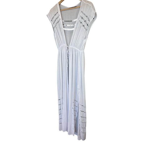 VIX SWIMWEAR Pamela Embroidered Cover-up Dress in White - Picture 6 of 10
